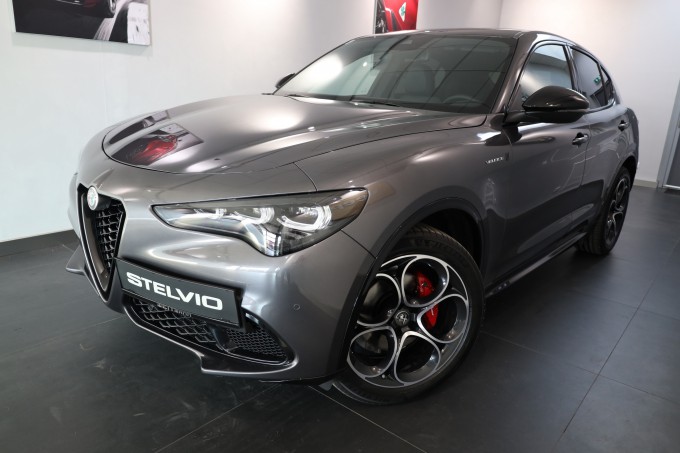 Alfa Romeo - Stelvio 2.0 16V 280 AT8 Q4 VELOCE